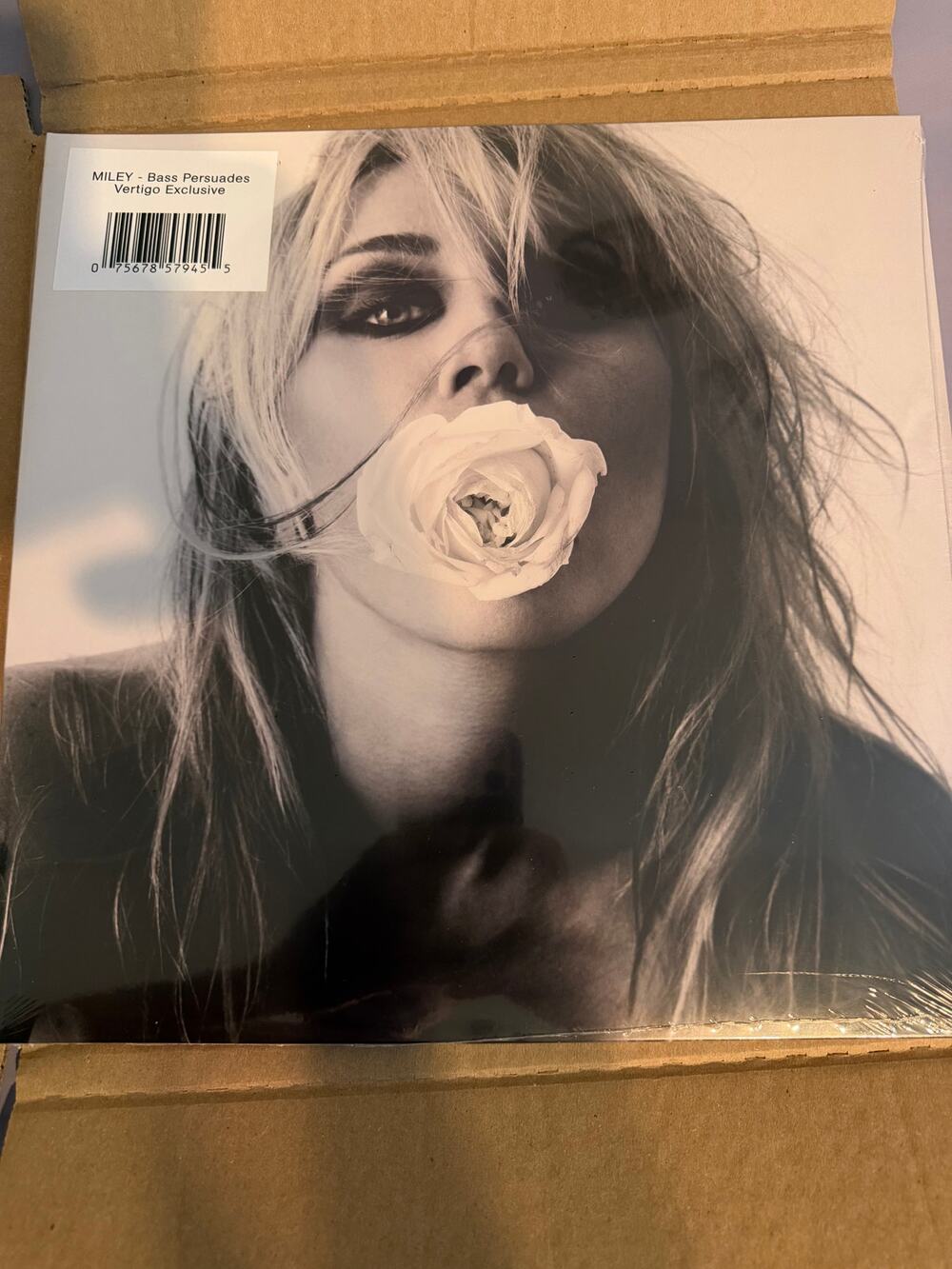 Miley Cyrus Bass Persuades Vertigo Vinyl Red Splatter / IN Hand
